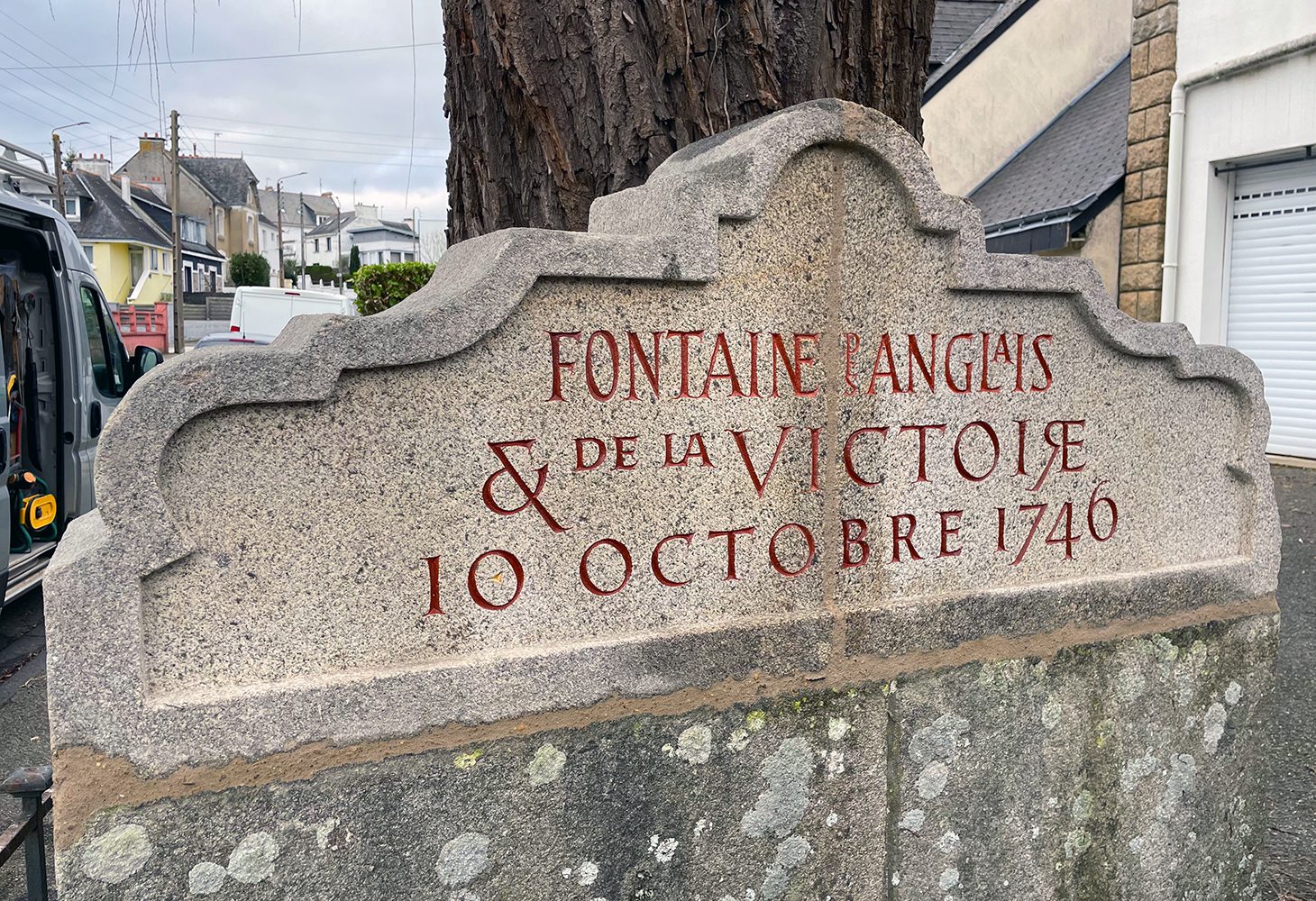 Restauration de la Fontaine des Anglais et de la Victoire, gravure et dorure sur granit, Lorient