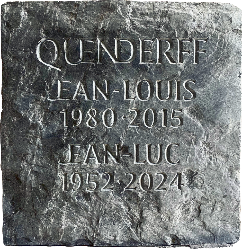 Pierre tombale et lettrage sur mesure par un graveur et tailleur de pierre