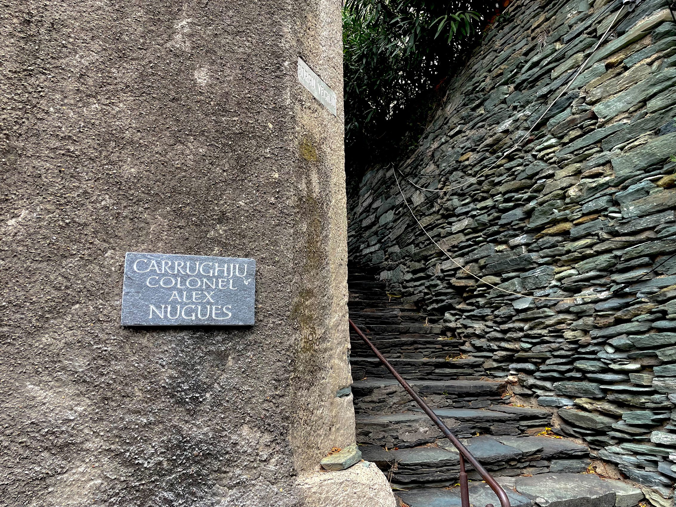 Signalétique communale de Nonza, 23 plaques gravées en lauze insulaire, Cap Corse